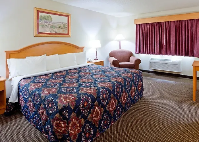 Americinn By Wyndham Clinton Fulton